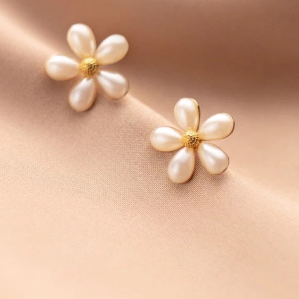 Spring Bloom Pearl Earrings